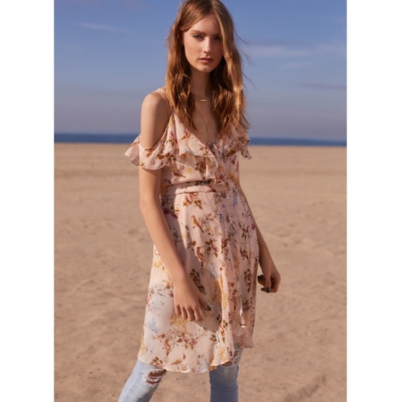 Band of Gypsies Ruffle Cold Shoulder Wrap Dress Pink Floral Pink NWT - Picture 9 of 9